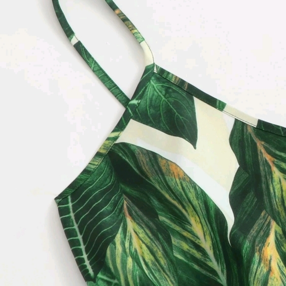 RE-STOCKED!Tropical Print Romper - Picture 4 of 5